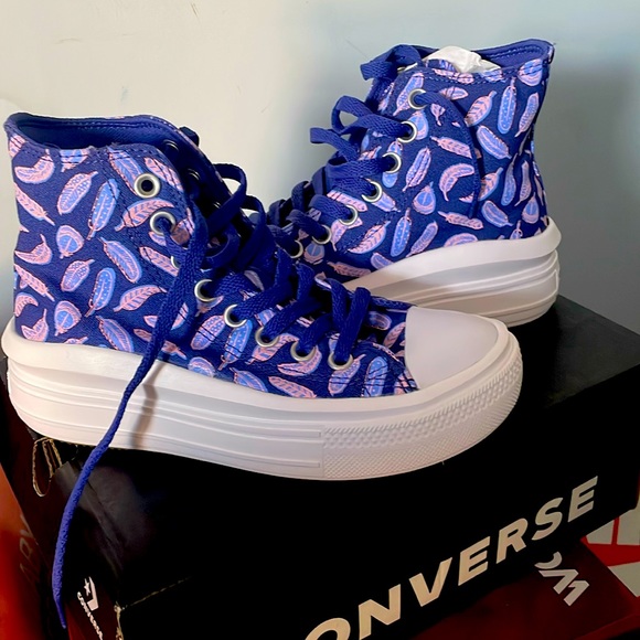 Size 3.5 - Picture 1 of 4